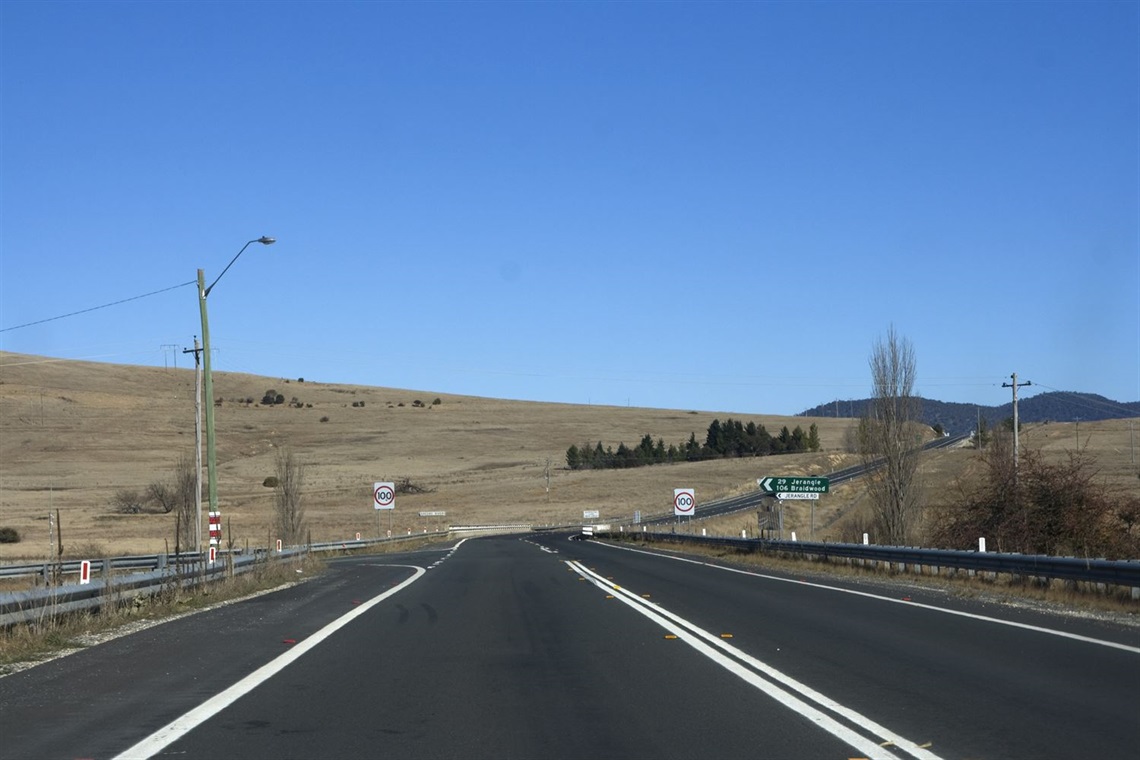 Bredbo-Monaro-Hwy-Jerangle-Rd-Maksym-Kozlenko-CCBYSA30.jpg