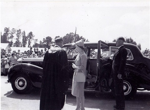 Queen Elizabeth's visit to Berridale 1963 - image credit P Fletcher - 4.jpg