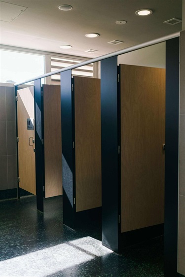 Bathroom-Stalls